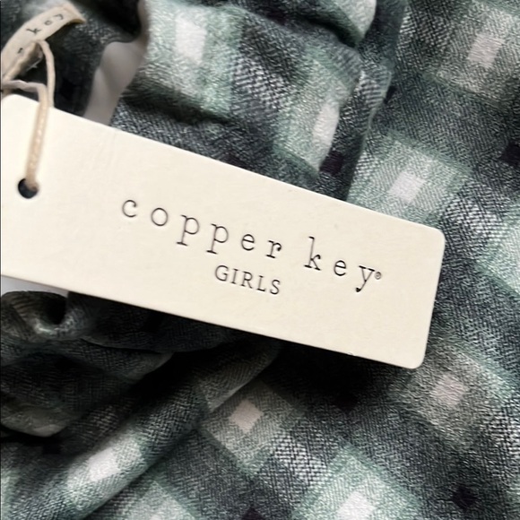 Copper Key Green and White Mini Cargo Skirt - Picture 3 of 8